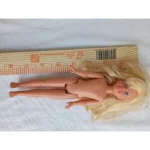 1991 Mattel Barbie Skipper Click/ Bend Doll